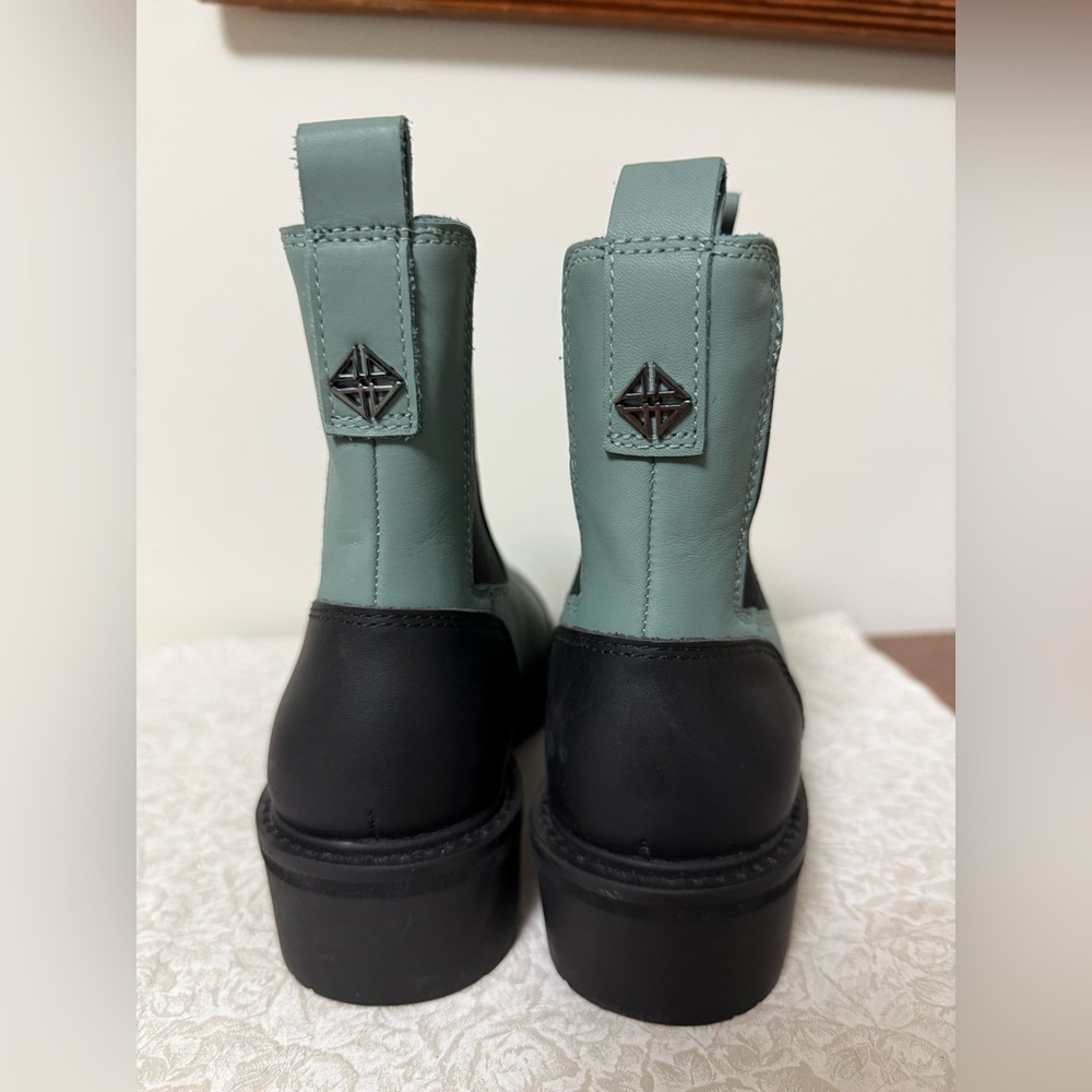 Antonio Melani Dalton Gore Detailed Weather Resistant Leather Lug Sole Booties 6 - Picture 2 of 8